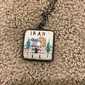 Vintage pendant necklace!